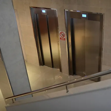 Alone Hotel