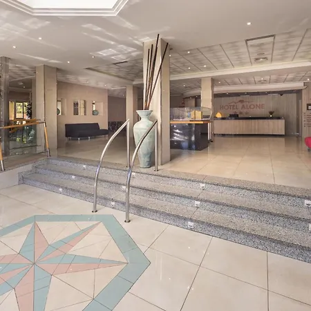 Hotel Alone 3*