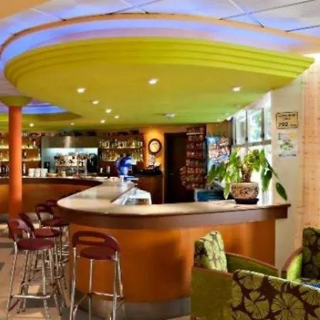 Otel Alone 3*