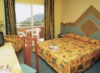 Alone Cala de Finestrat